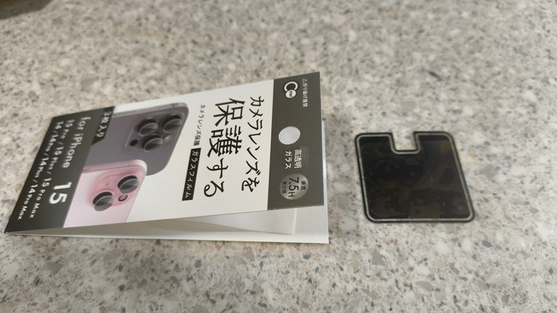 100均カメラ保護フィルム